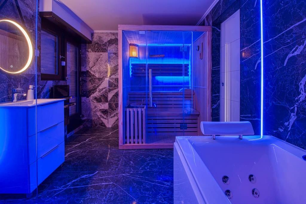 Appart Hotel Avec Sauna, Jacuzzi, Strasbourg Exterior photo